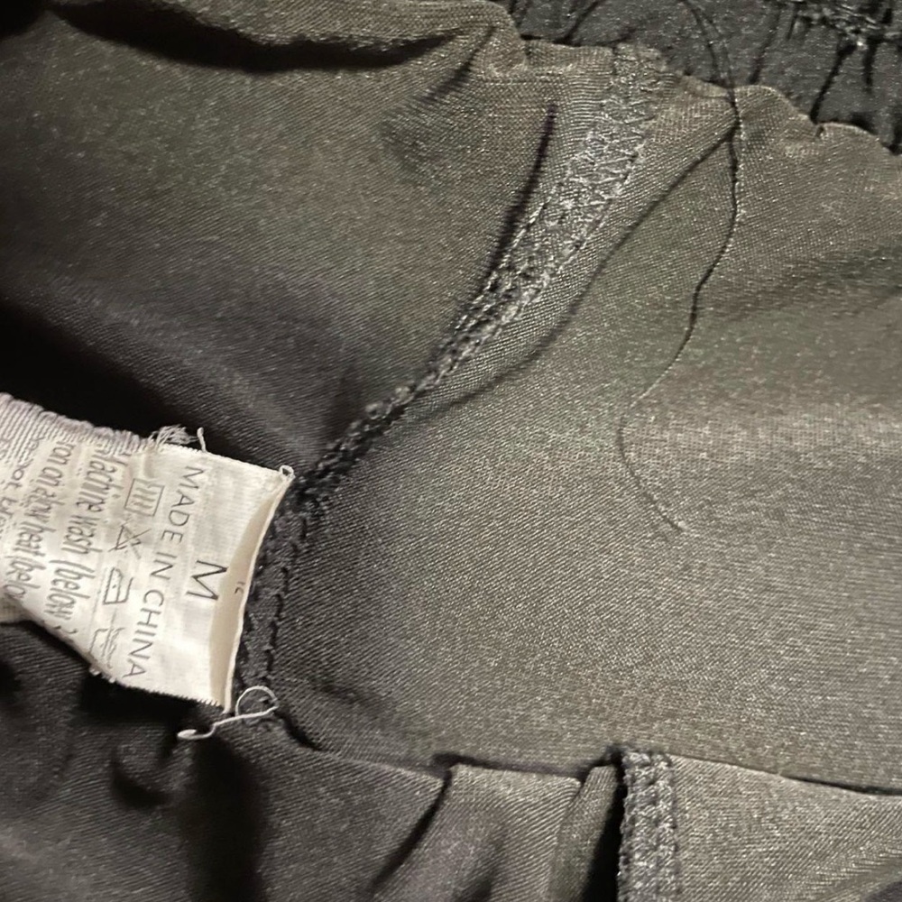 Minimal Black Nylon Shorts With Zip Pocket (M) - Picture 3 of 3